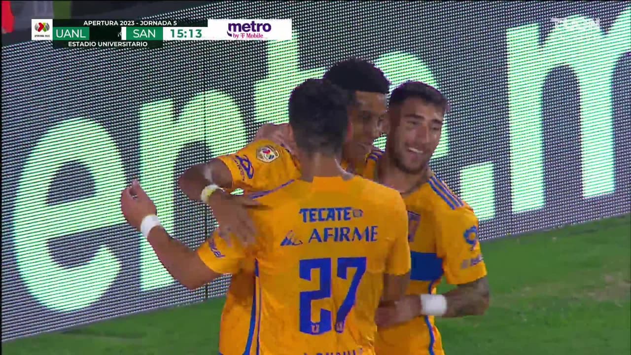 ¡GOL!  anota para Tigres. Ozziel Herrera