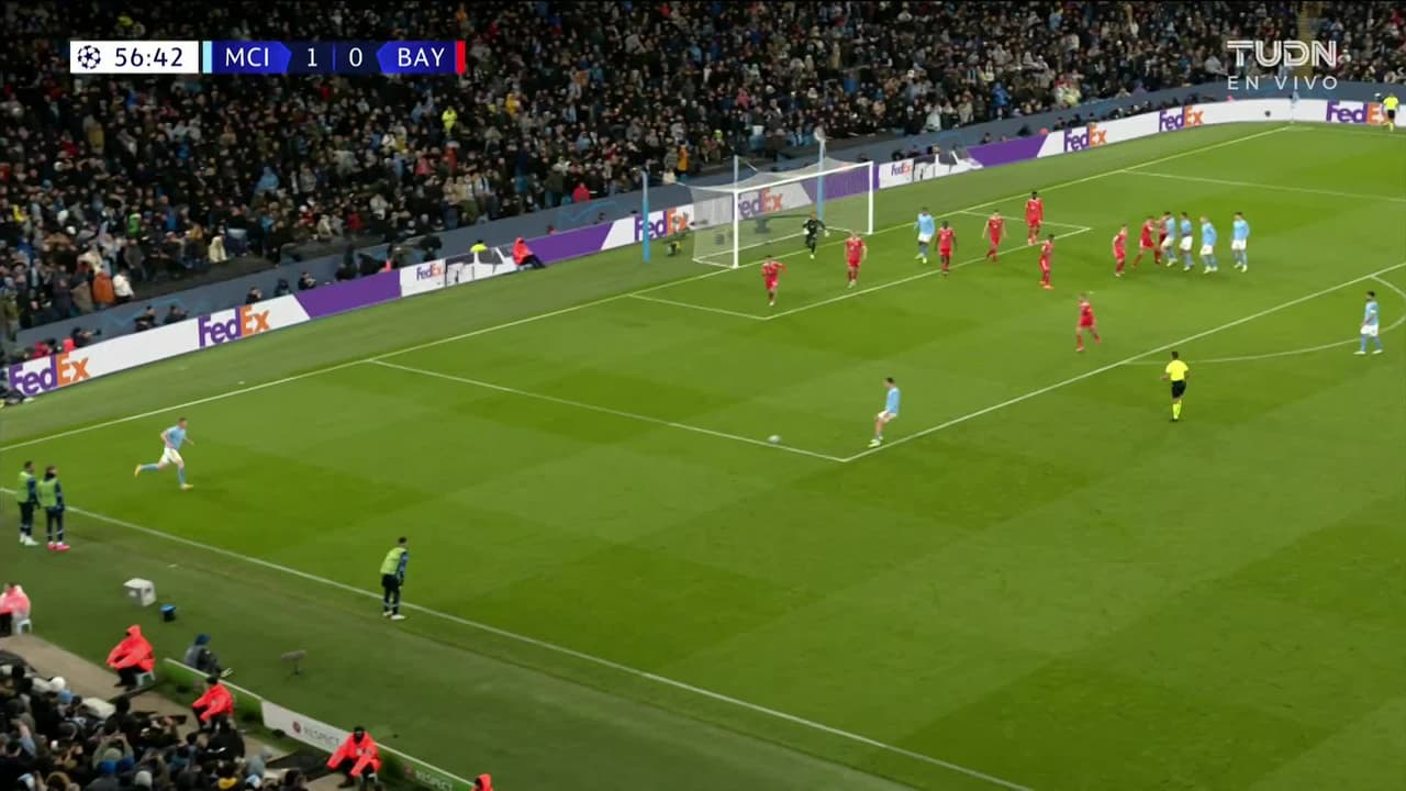 ¡TIRO ATAJADO! disparo por Rúben Dias.