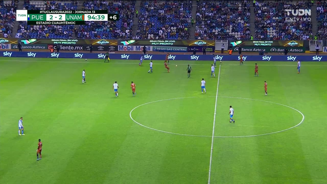 ¡TIRO ATAJADO! disparo por Guillermo Martínez.