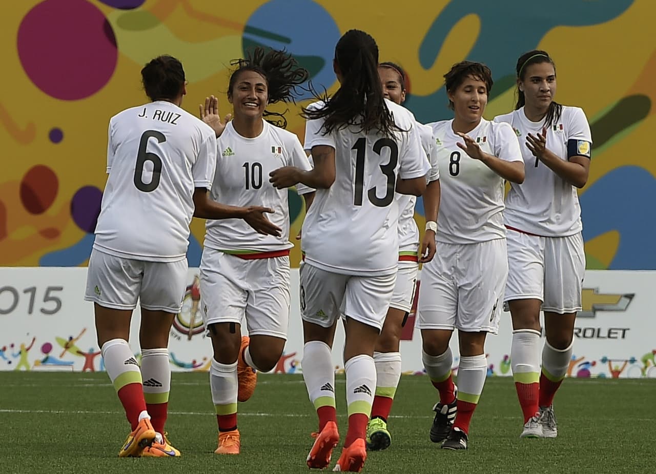 Tri femenil en Toronto 2015.