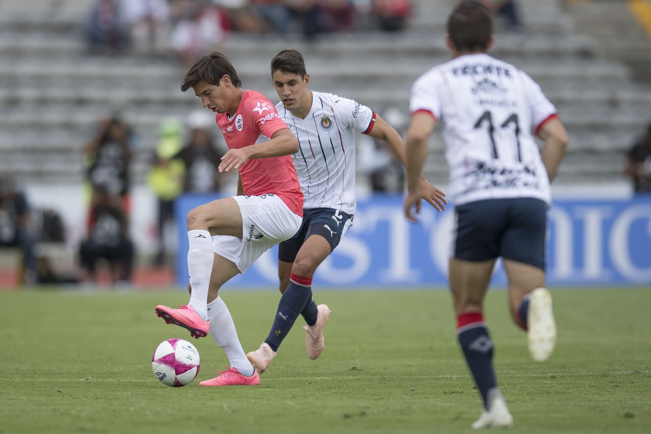 Para el segundo tiempo, Lobos BUAP trató de aguantar a Chivas de Guadalajara, pero sin éxito.
