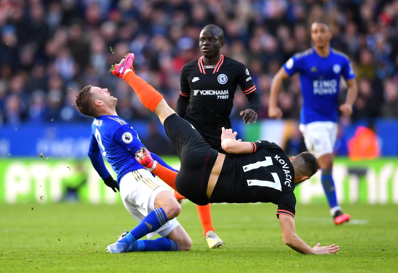 Rüdiger (46’, 71’) abrió y cerró el marcador. Barnes (54’) y Chilwell (64’) marcaron para los locales. Los de Lampard cierran la J25 con 41 unidades y los dirigidos por Brendan Rodgers acumulan 49.