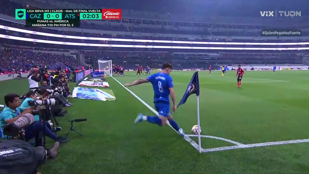 ¡Agustín Palavecino se queda a nada del gol olímpico vs. Atlas!
