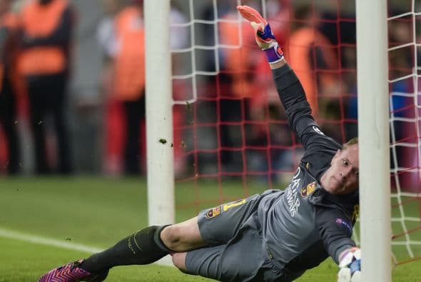 Ter Stegen se vistió de héroe en la eliminatoria de las semifinales donde el Barcelona eliminó al Bayern Munich dejando en c eros al equipo de Pep Guardiola. Especialmente se recordará su actuación en su natal Alemania donde ‘secó’ cualquier cantidad de embates bávaros e hizo una atajada impresionante cuando ya se cantaba el segundo gol de los locales.