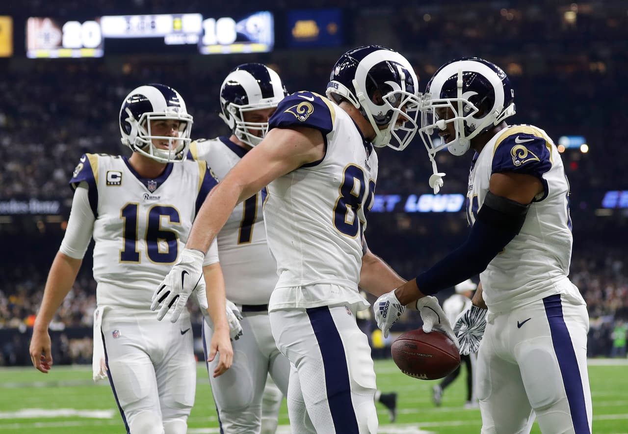 La última ocasión que los Rams disputaron un Super Bowl lo hicieron representando a la ciudad de St. Louis, Missouri. En 2016 regresaron a jugar en Los Ángeles tras 20 años lejos de California.