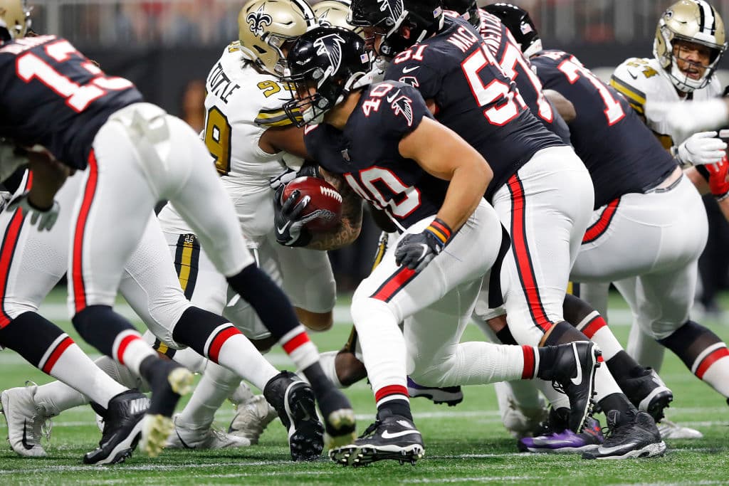 Tras vencer a los Falcons 26-18, en el último partido de la jornada de Acción de Gracias, son el primer equipo en clasificarse a playoffs.