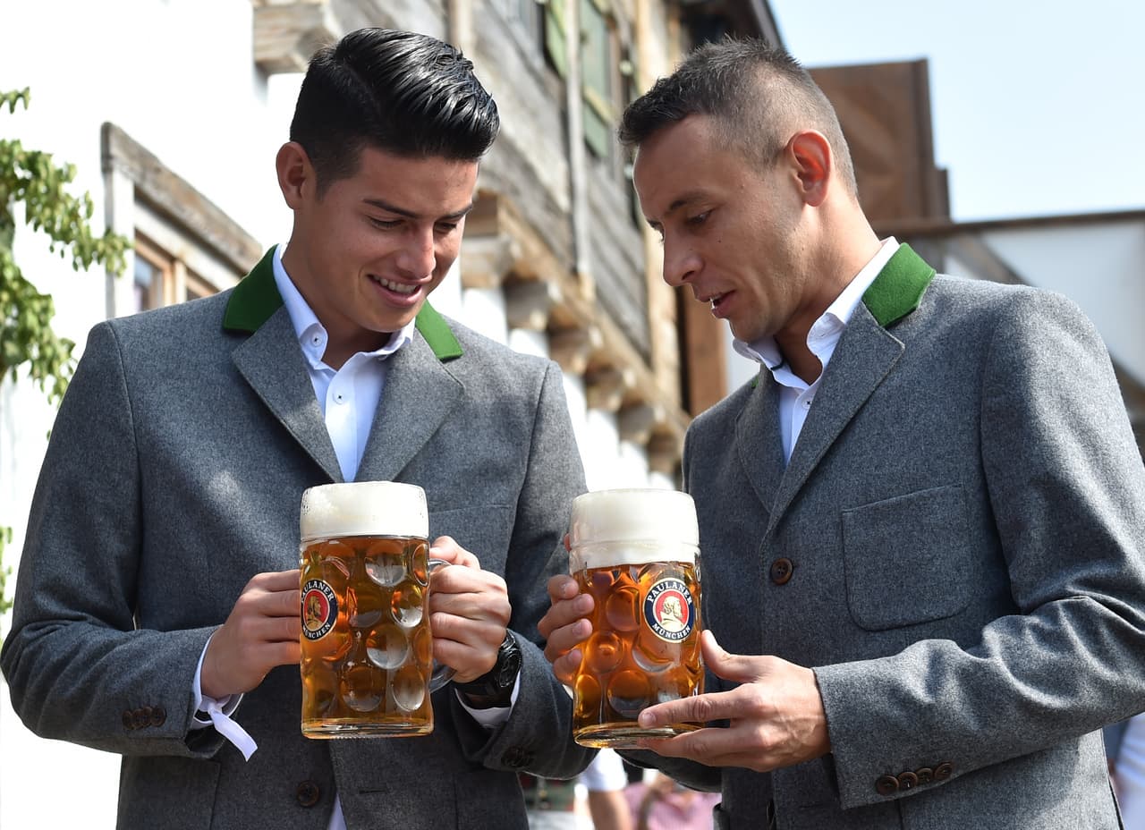 Así vivió el Bayern Múnich el Oktoberfest, en medio de una situación en la que con la cerveza buscan pasar el trago amargo.