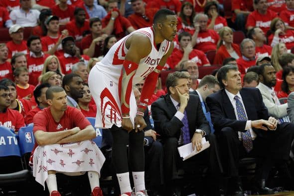Frustrados, desesperados y cansados, así quedaron los Rockets luego de perder el primer partido de los Playoffs en casa ante los Portland Trail Blazers por tan solo dos puntos luego de jugar sobretiempo. Marcador final de 122-120.