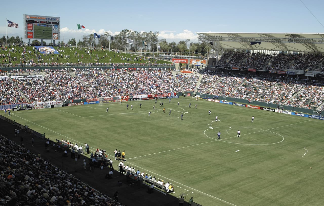 2003 - MLS All Star 3-1 Chivas: Home Depot Center (27,000 espectadores)