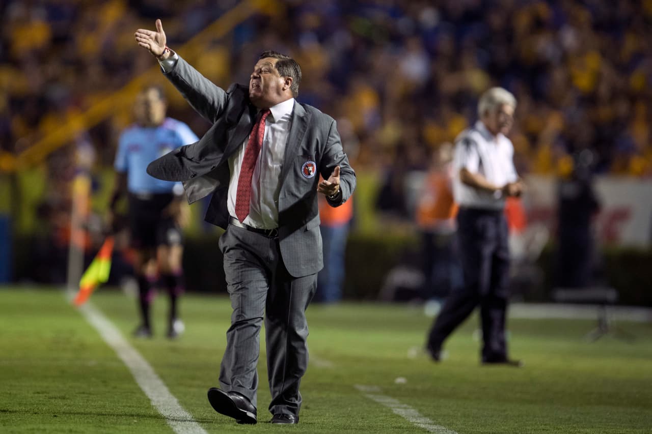 Una y otra vez dio indicaciones el 'Piojo', pero sus dirigidos no supieron cómo revertir la situación a su favor. Ahora lo dicho por su rival le daba vueltas en la cabeza.