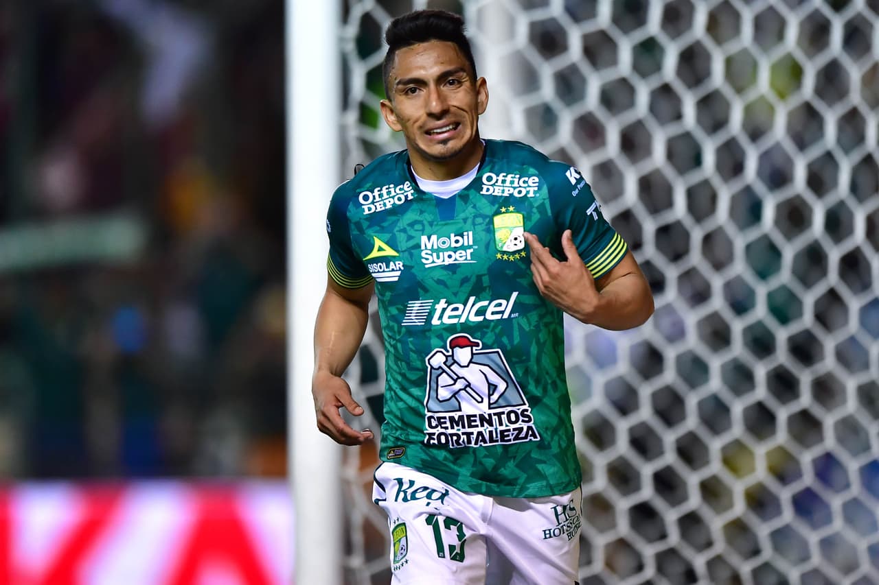 Ángel Mena marcó doblete en el triunfo de 3-1 sobre Querétaro.