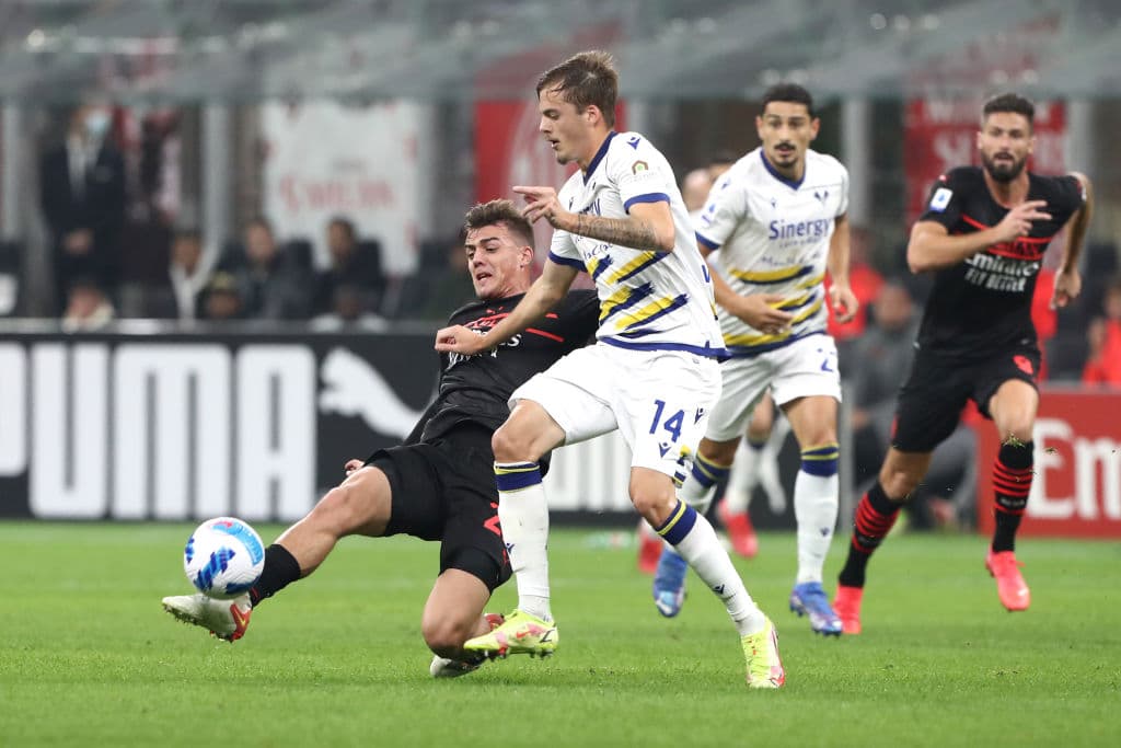 Parecía todo perdido para el Milán, pero sus jugadores comienzan a concetar y logran rescatar la victoria 3-2 sobre el Hellas Verona.