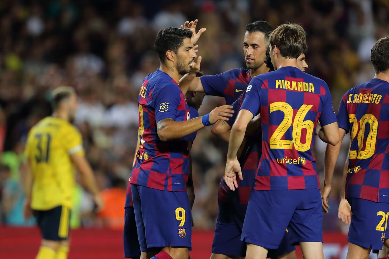 El Barcelona se presentó oficialmente en el Camp Nou ganando 2-1 al Arsenal.