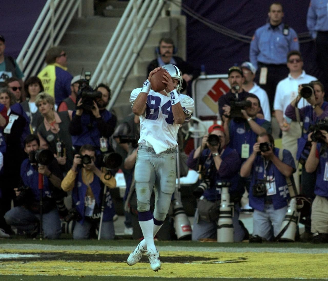 Ala cerrada - Jay Novacek (Dallas Cowboys) [Super Bowls XXVII (Ganador), XXVIII (Ganador), XXX (Ganador)]