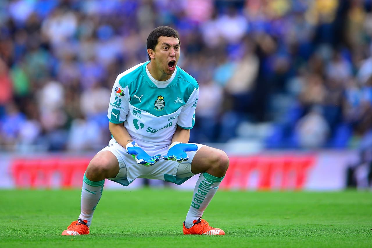 PORTERO - Agustín Marchesín, Santos.- El cancerbero de la Comarca Lagunera regresa al 11 ideal gracias a las buenas actuaciones y resultados del equipo, sumando hasta el momento 59 puntos en el Ud Fantasy, mientras que su valor es de $5 millones.