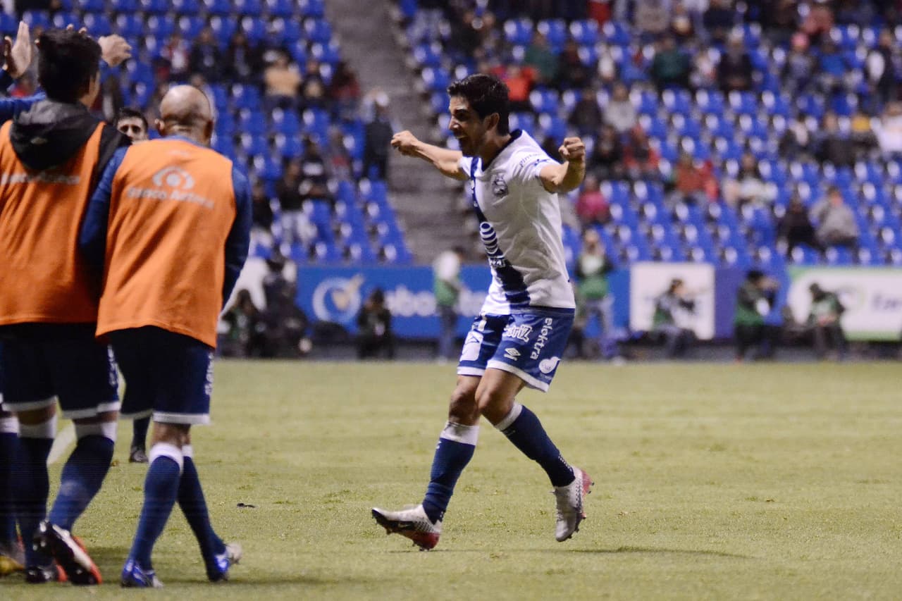 El Puebla se adelantó al minuto 60 con gol de Jorge Zarate, Pumas logró el tanto del empate al minuto 85 tras un gran disparo de Juan Iturbe.