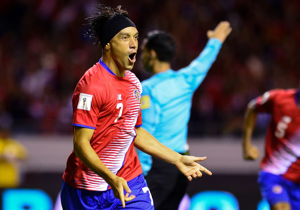 Christian Bolaños hizo el 2-0 de Costa Rica.