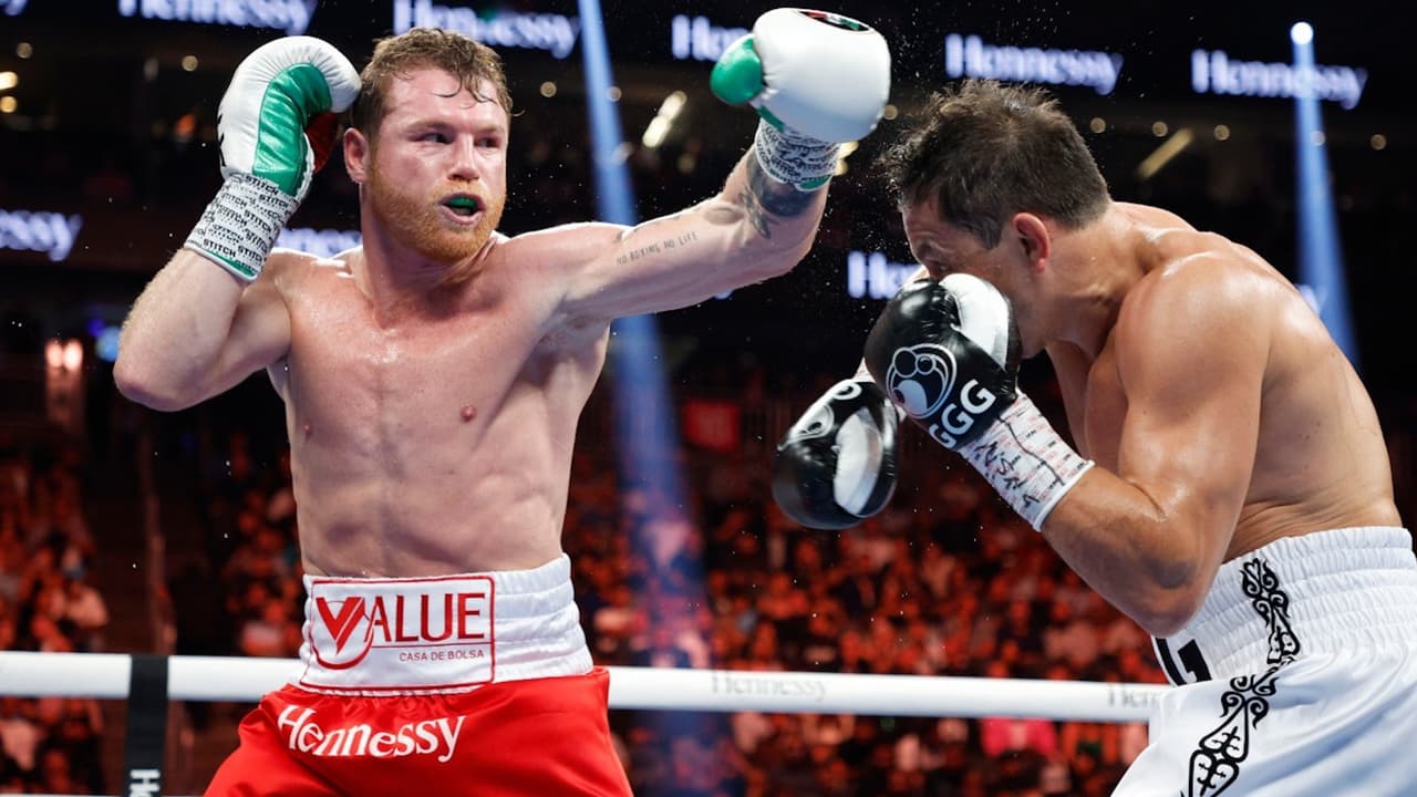 David Benavidez, muy joven y talentoso para Canelo, según De la Hoya