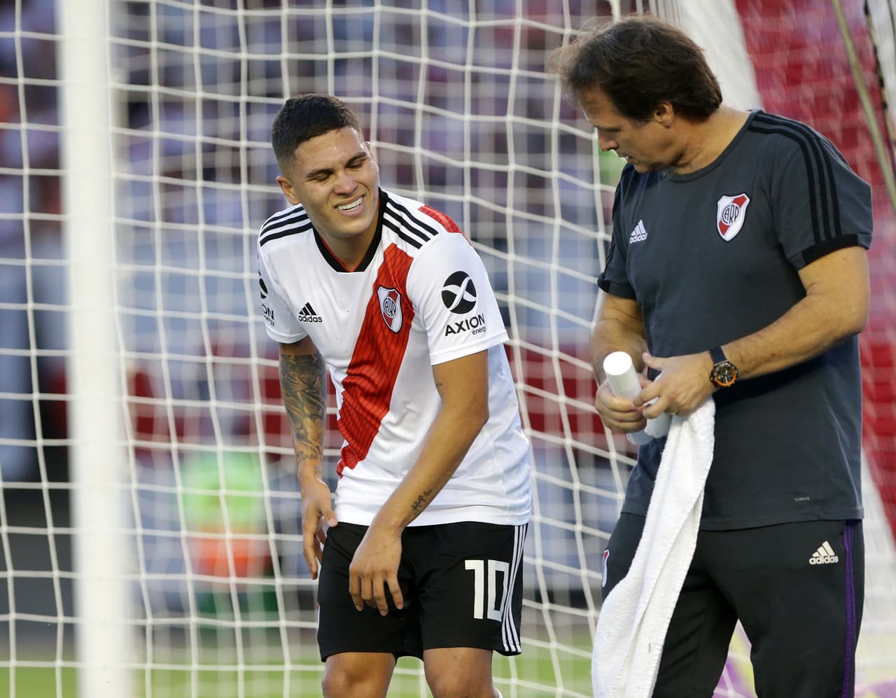 De hecho, este jueves el colombiano fue operado para reparar su ligamento de la rodilla izquierda. Es probable que a la Copa América no logre asistir.