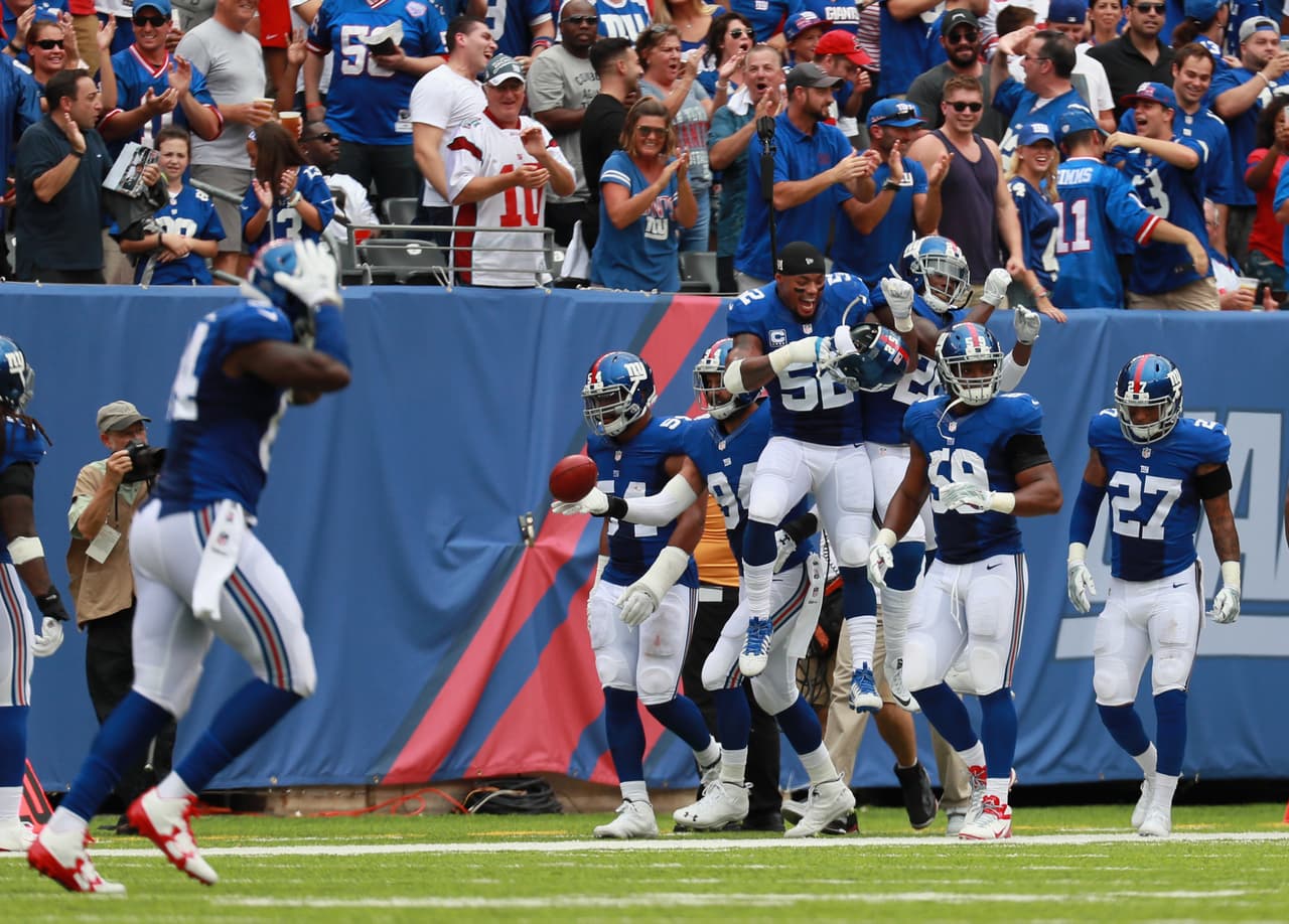 En un juego desangelado de pases de anotación, los Giants le pegan a los Saints 16-13