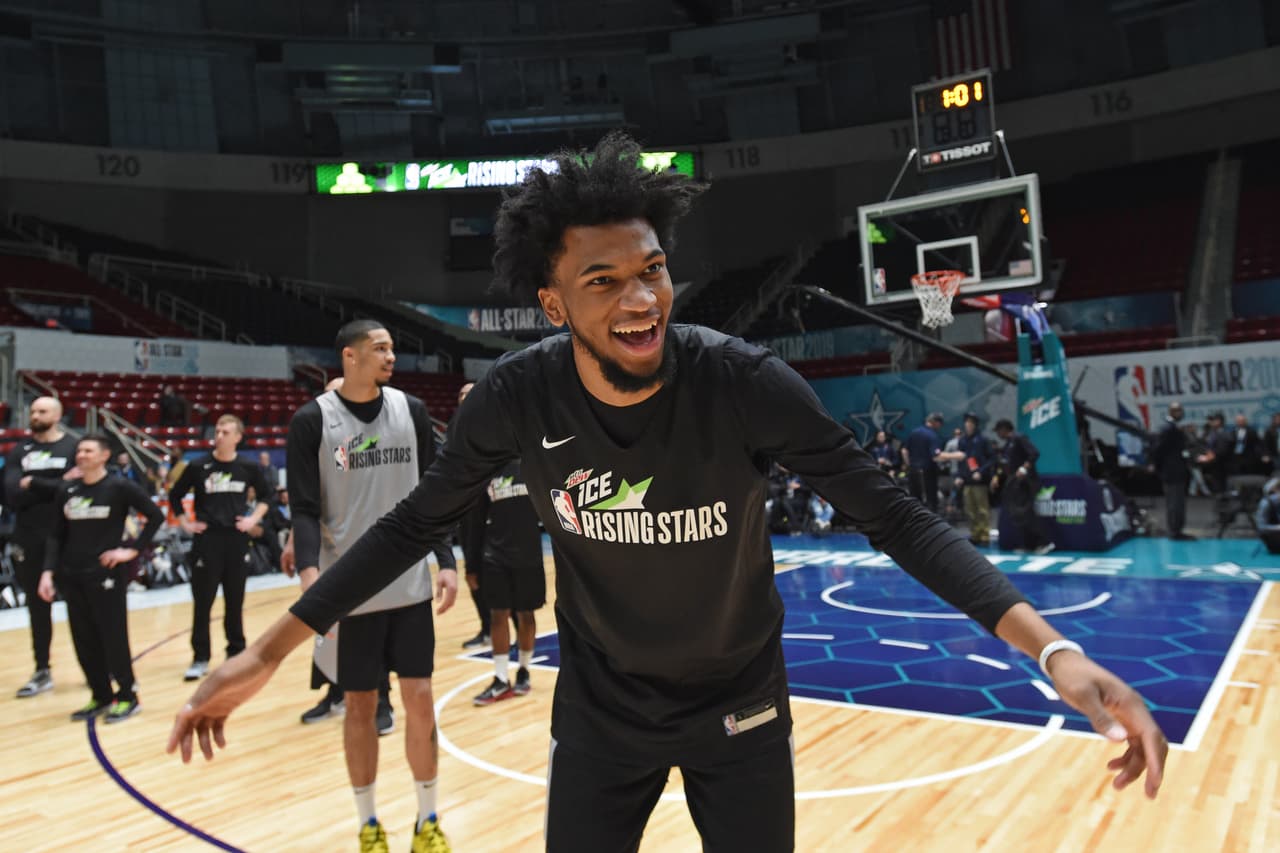 En la mañana de este viernes, en el Bojangles Coliseum de Charlotte, el U.S. Team y el Team World tuvieron su primera y última sesión de entrenamiento antes del juego de las Rising Stars de la NBA que se disputará en el Spectrum Center en horas de la noche con jugadores como Luka Doncic, Kyle Kuzma, DeAndre Ayton, Jayson Tatum, Ben Simmons, Donovan Mitchell, Bogdan Bogndanovic, Marvin Bagley III, entre otros.