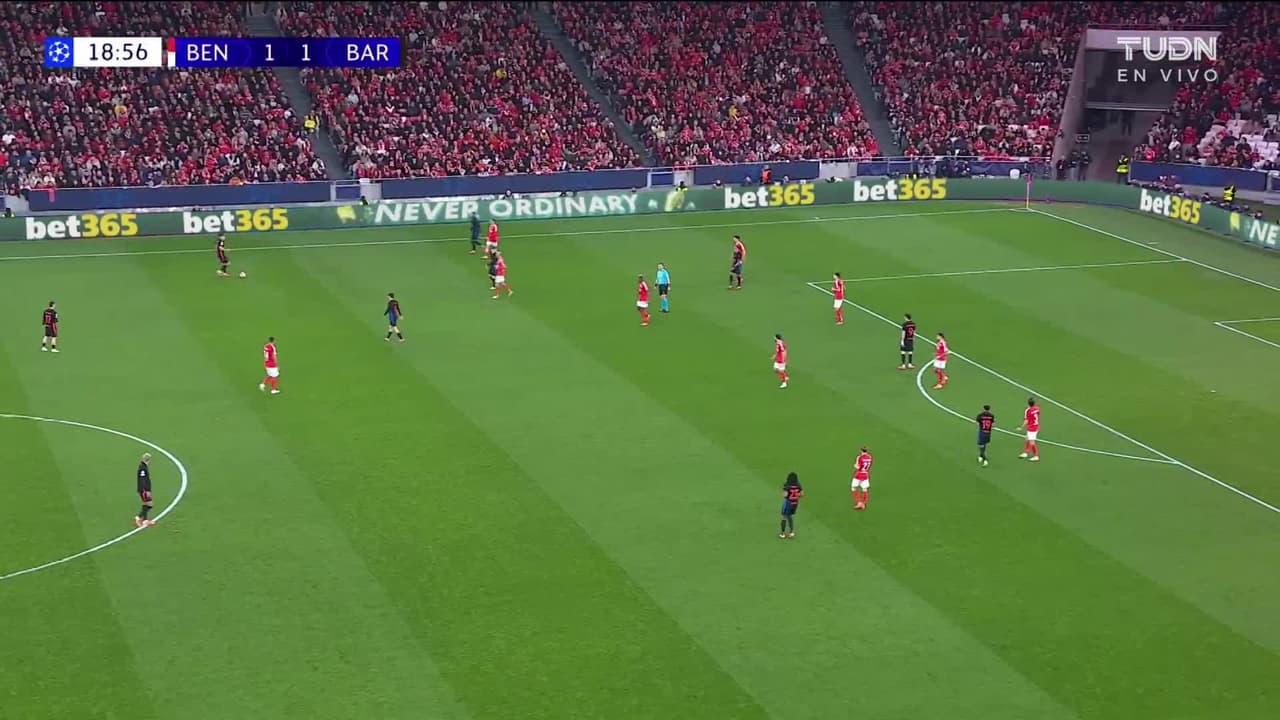 ¡TIRO ATAJADO! disparo por Gavi.