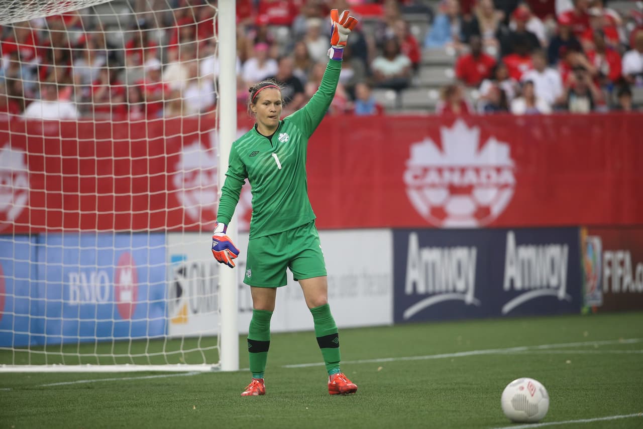 ERIN McLEOD (CAN) | La dueña del arco en Canadá también defiende los colores del Houston Dash. Con más de 100 partidos con la selección canadiense, McLeod es medallista de bronce olímpica.