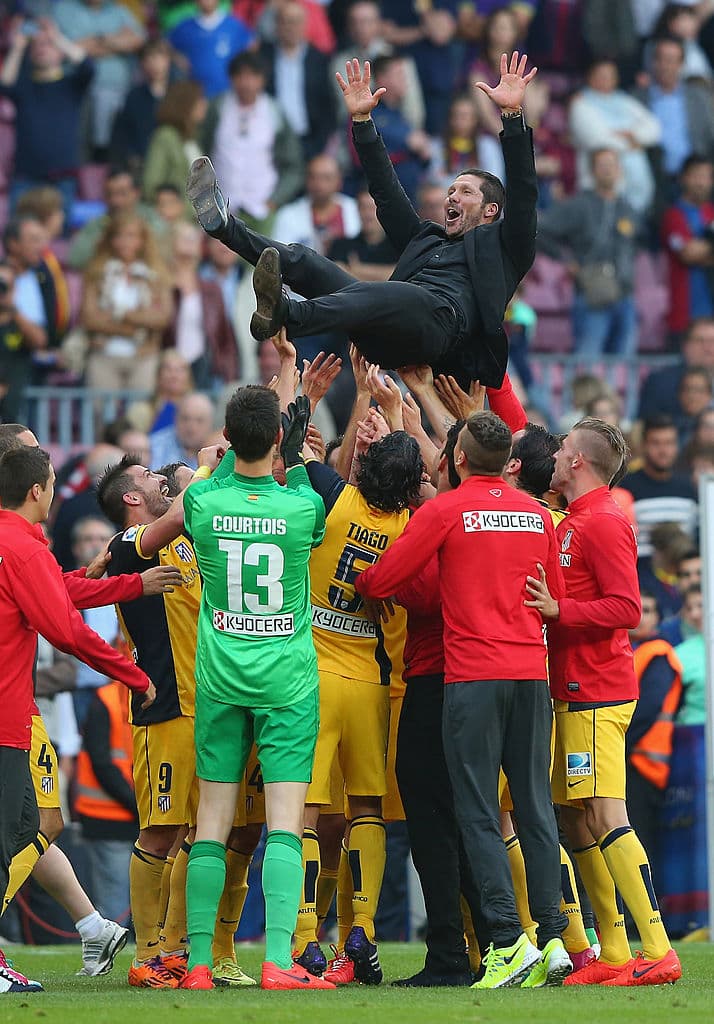 La discusión sobre si el título del Atlético de Madrid del 2013-2014 fue sorpresa o no es intensa. Tomemos en cuenta un par de datos, rompió nueve años de hegemonía del Real Madrid y del FC Barcelona en momentos estelares de ambos conjuntos. Y consiguió el campeonato en el campo del FC Barcelona, en una especie de final, con un empate a un gol en la última fecha del torneo. Merece estar en esta lista.