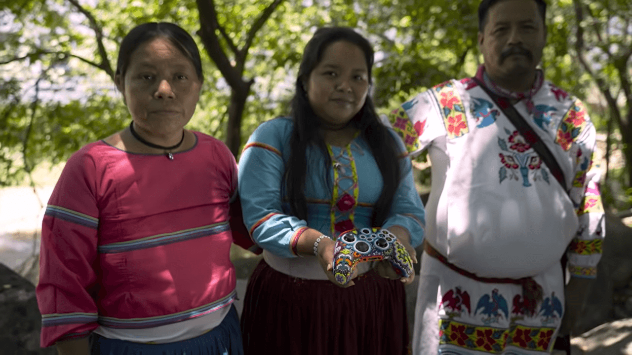 Una de las técnicas utilizadas fue el Huichol, realizado por artesanos huicholes.