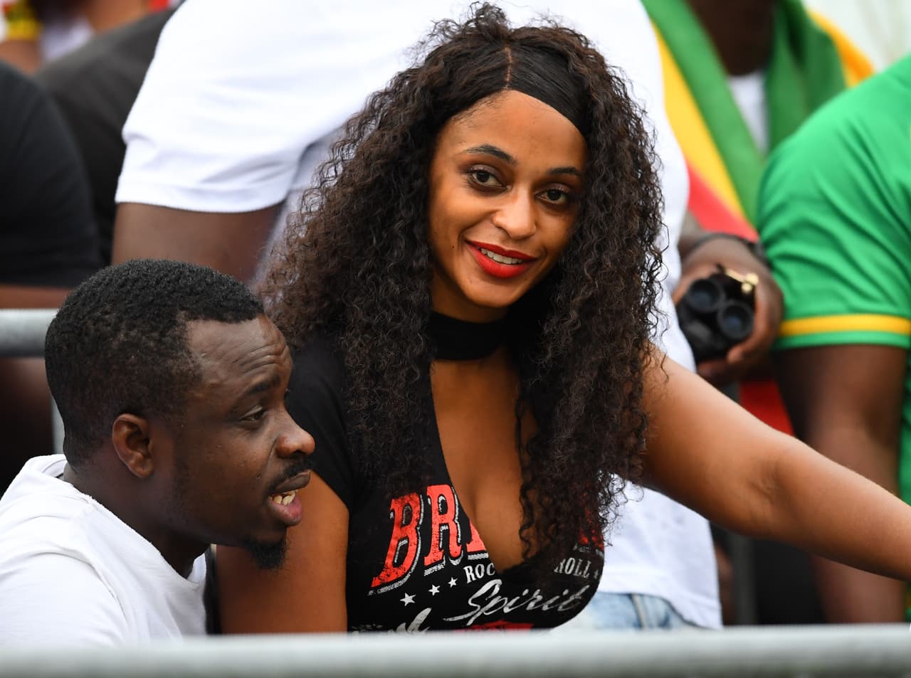 Con banderas, maquillajes, máscaras e incluso con coloridos trajes, aficionados de Ghana y Estados Unidos apoyaron a sus selecciones en partido amistoso previo a la Copa de Oro.