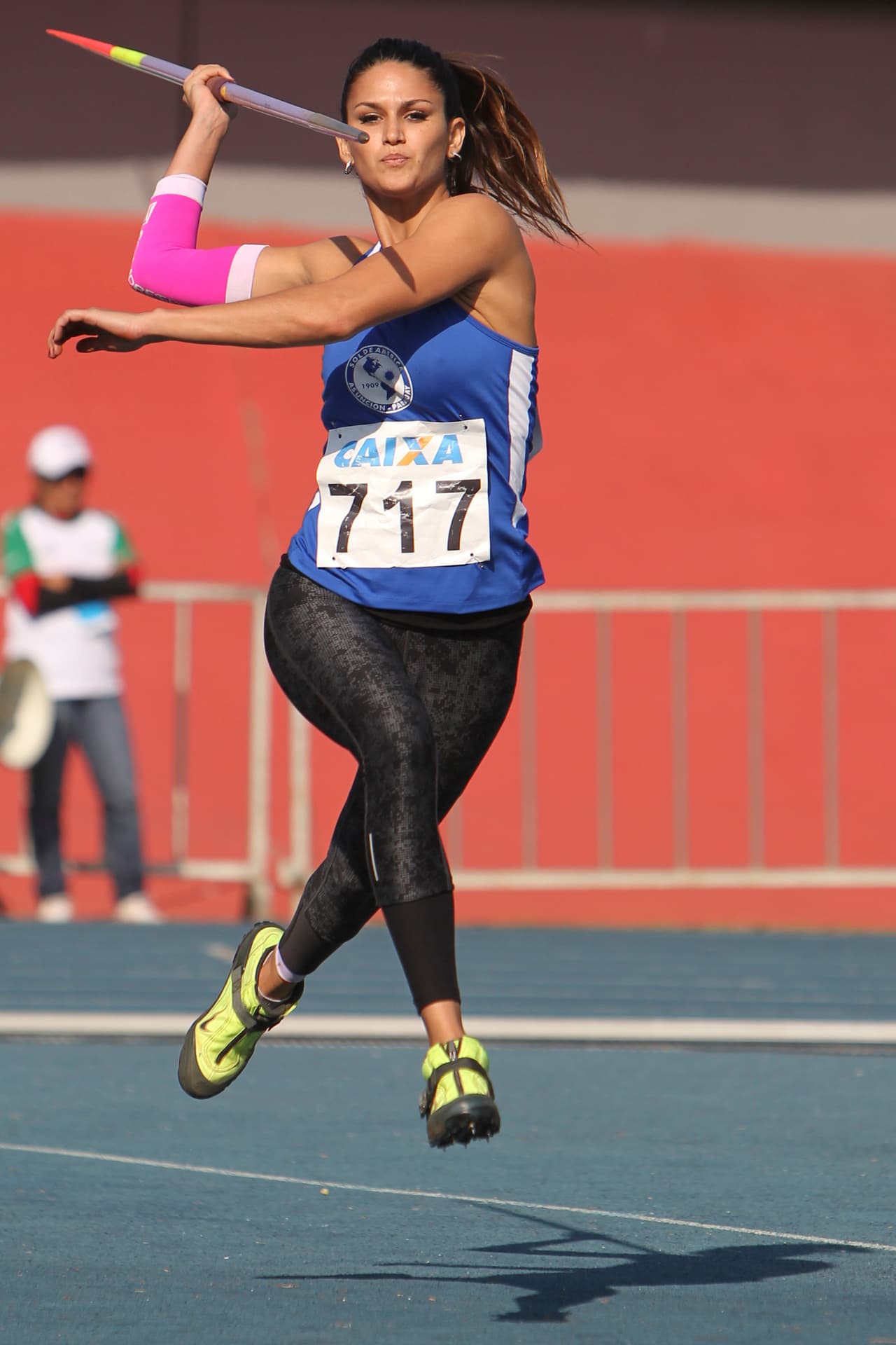 La lanzadora de jabalina Leryn Franco es una de las atletas más sensuales del mundo. La paraguaya, con trayectoria de 16 años en el deporte y dos participaciones en Juegos Olímpicos (2008 y 2012), es también un referente de belleza en su país, al punto de ser virreina en un reinado nacional, de posar para Sports Illustrated y ser un modelo por su cuerpo atlético y bello rostro.