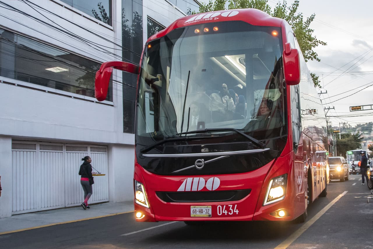 Aficionados y jugadores se preparan para vivir la emoción del encuentro en el Estadio Nemesio Diez.