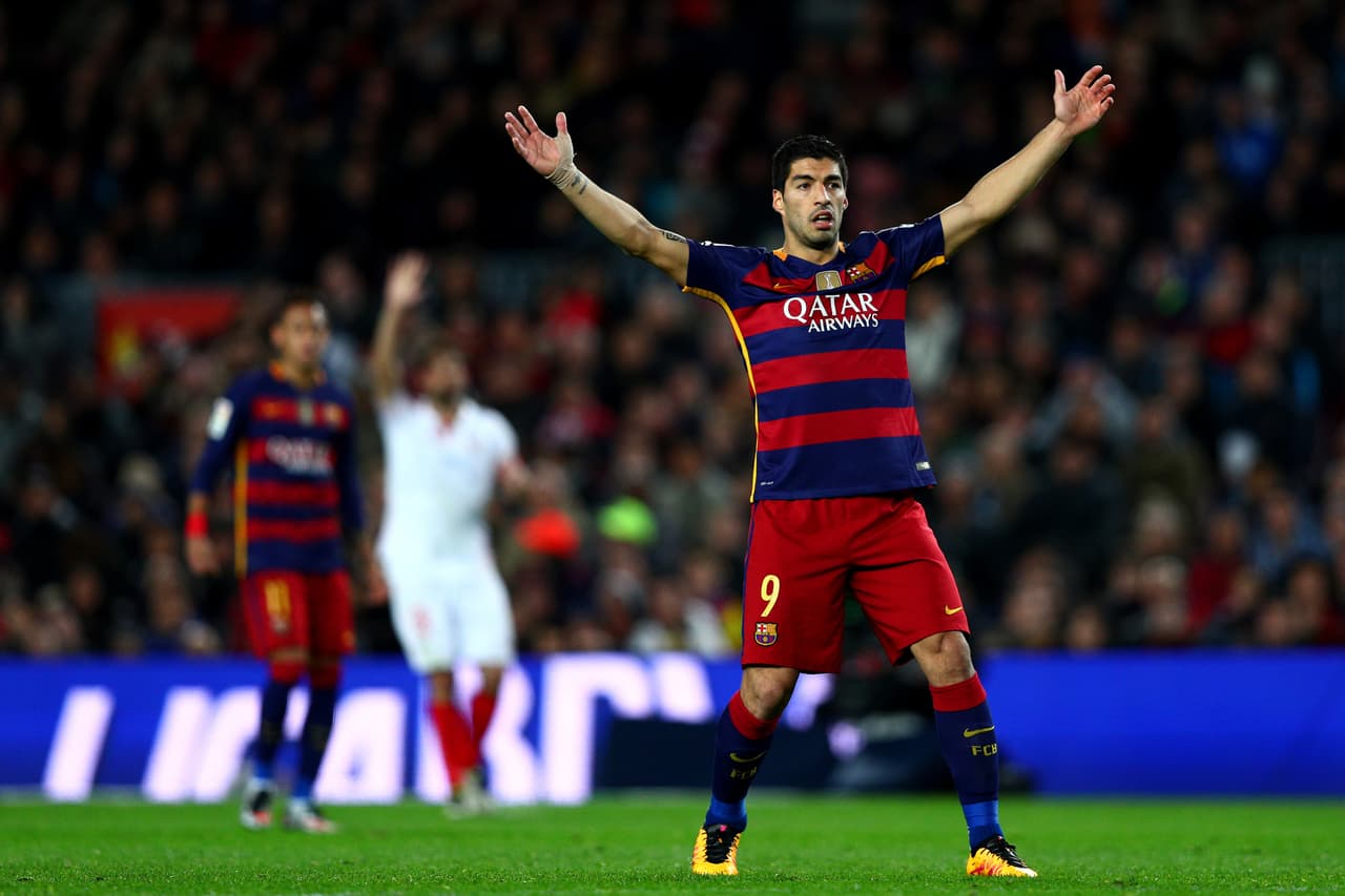 Así reaccionó Suárez luego de fallar la jugada por falta de dirección en su disparo.