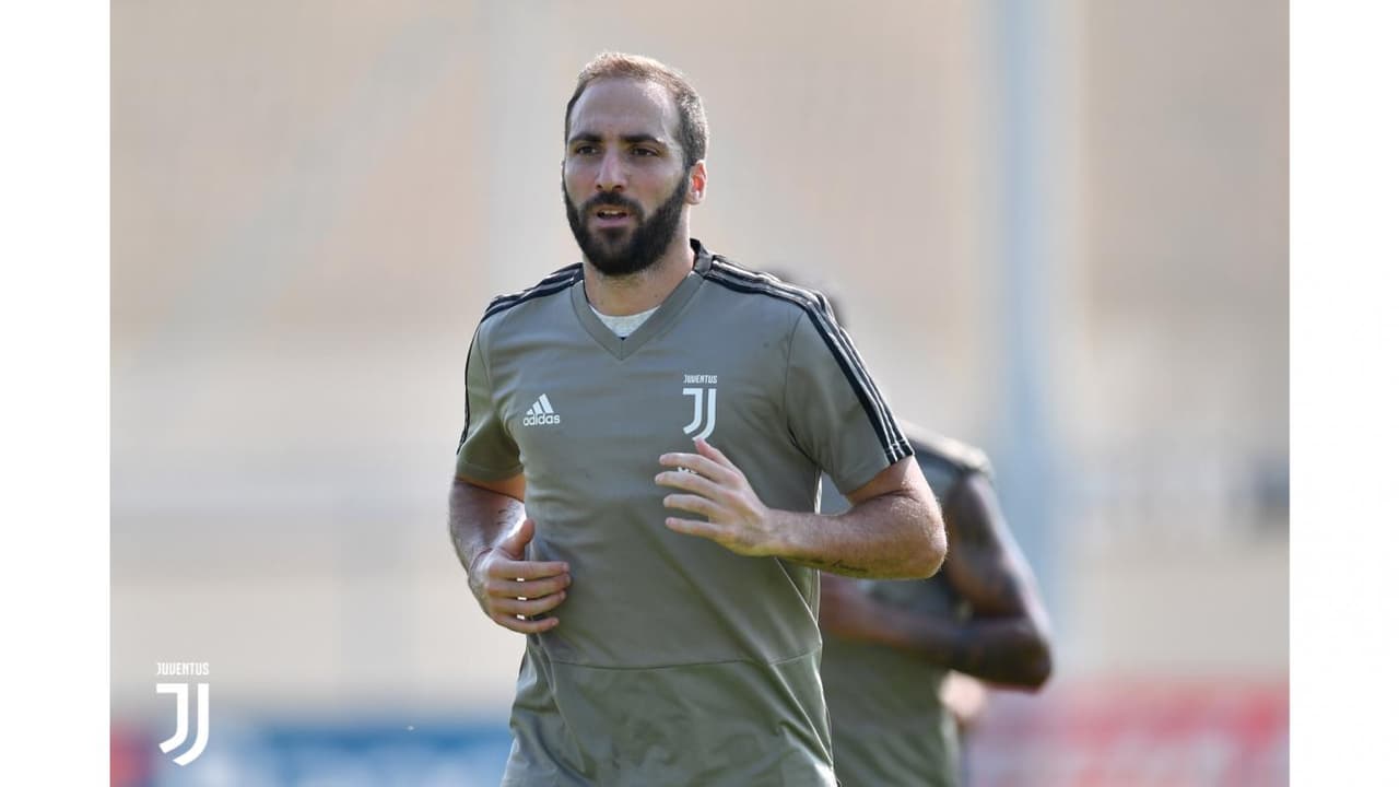 Así como el delantero argentino Gonzalo Higuaín, con quien dicen que el portugués peleará la titularidad.