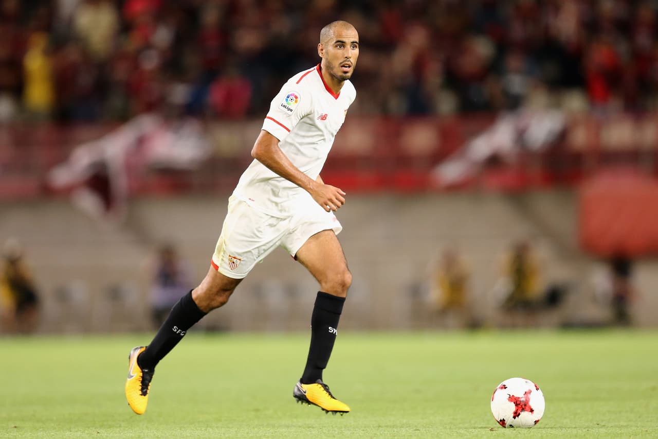 El Conde jugó una temporada con el Sevilla pero no logró ganarse un puesto fijo aunque jugó en 40 partidos y decidió retornar al futbol mexicano con Tigres el siguiente verano.