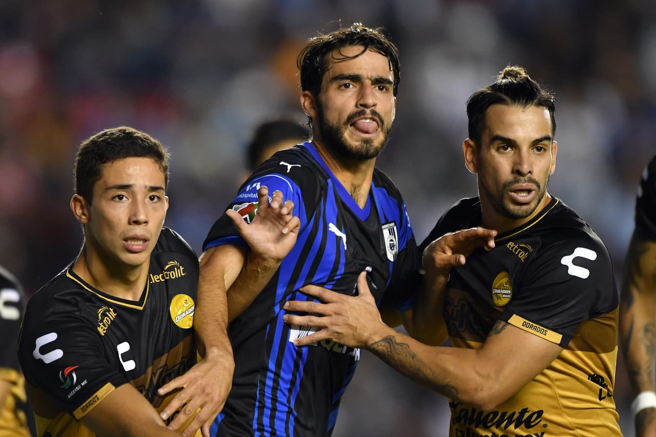 La defensa del equipo sinaloense mejoró radicalmente, las coberturas, las ayudas, las marcas, los relevos, los Gallos Blancos no atacaron con claridad ni con mucha frecuencia.