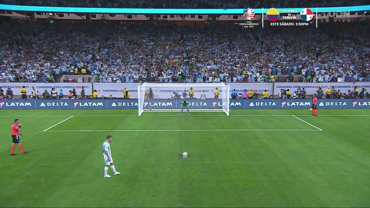 ¡GOL!  anota para Argentina. Alexis Mac Allister