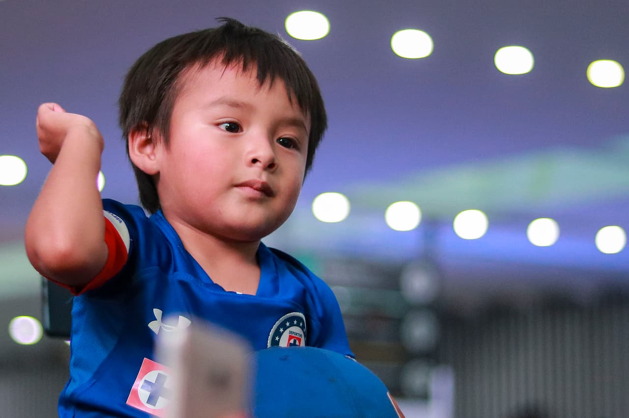 Y lo decimos en serio, aficionados cruzazulinos de todas las edades a la espera de sus jugadores favoritos.