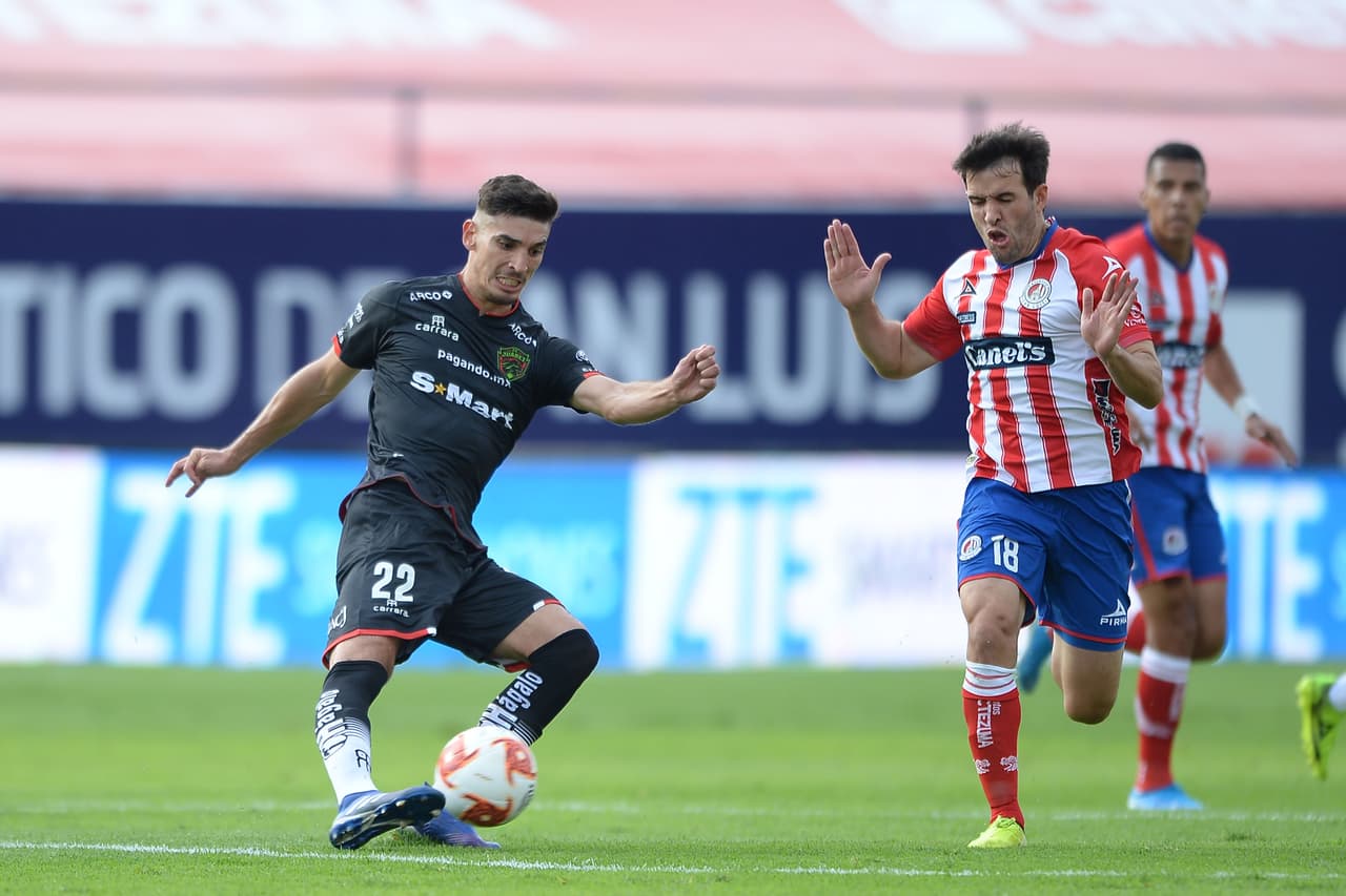 Atlético San Luis arranca con todo y mete a Bravos en su media cancha con un ataque constante.