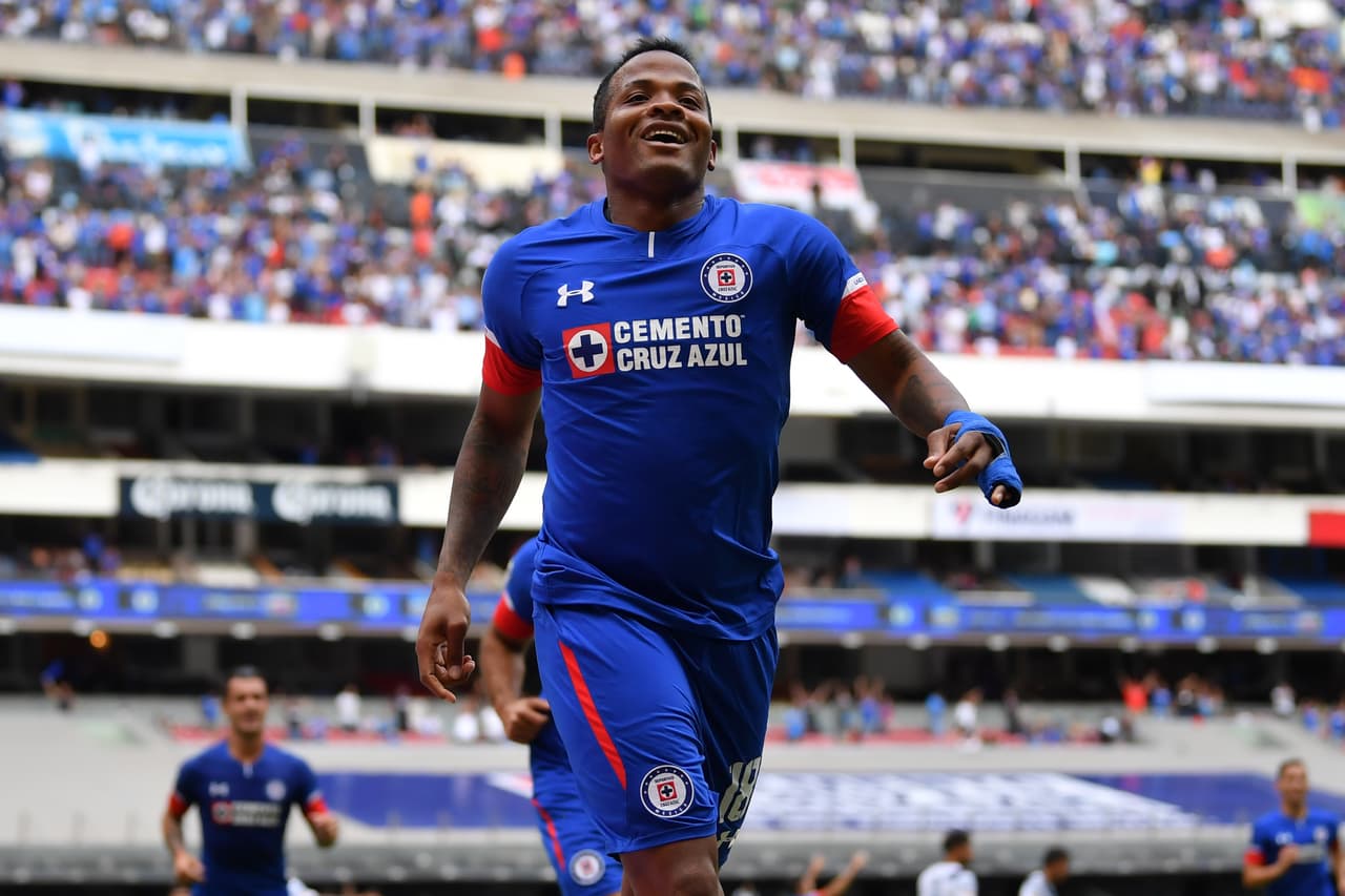 Andrés Rentería, que ya tiene pasaporte mexicano, busca equipo tras quedar libre con Águilas Doradas de su país natal.