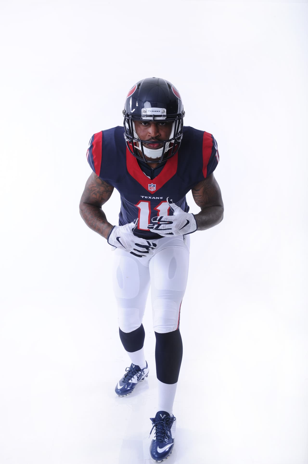 Checa las imágenes del novato receptor de los Houston Texans, Jaelen Strong, durante su sesión de fotos y dentro de los entrenamientos (AP-NFL).