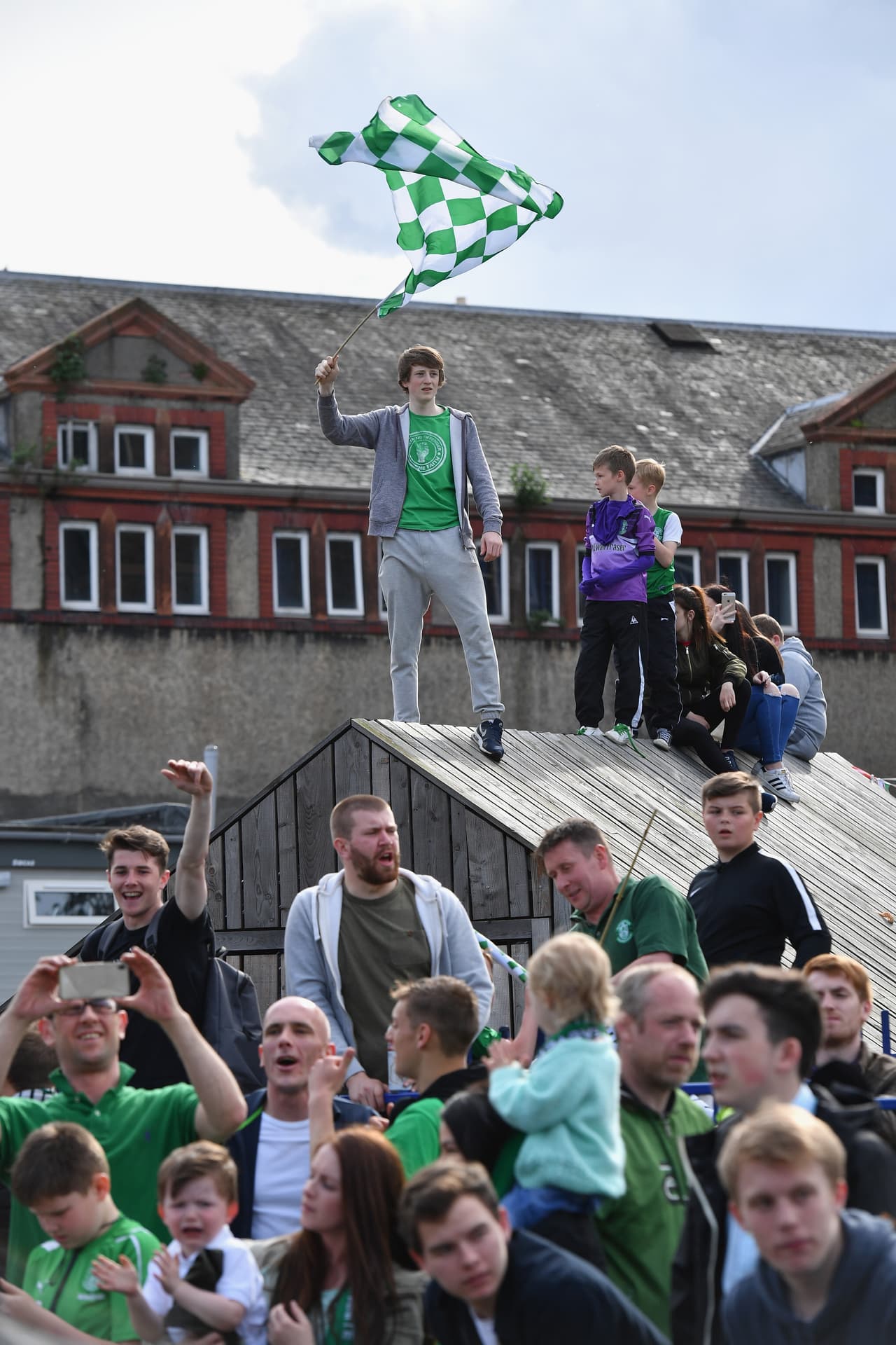 De hecho, Hibernian en latín significa Irlanda y tiene un elemento católico que refuerza la rivalidad con el Rangers de los protestantes.