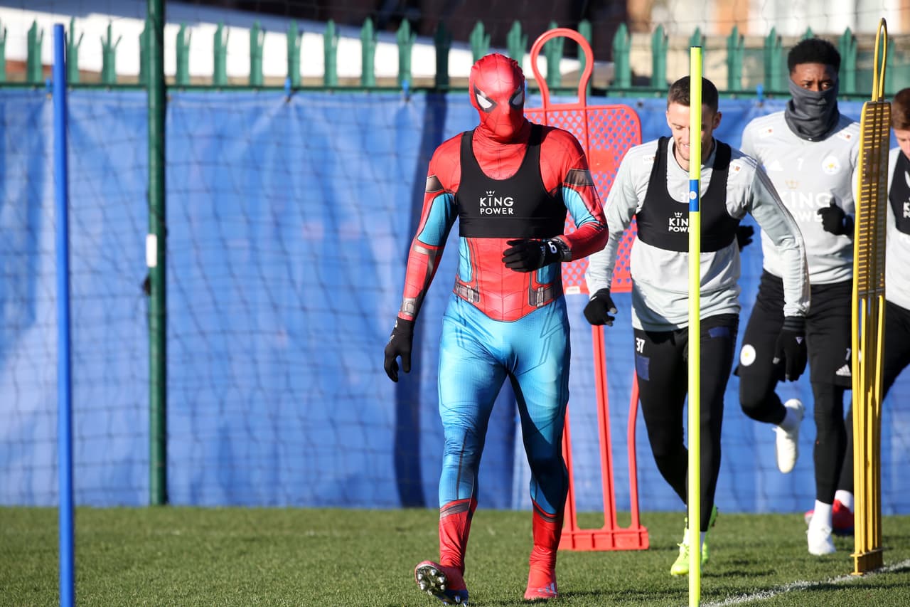 Pero, ¿De quién se trata? La pregunta sería contestada minutos después.