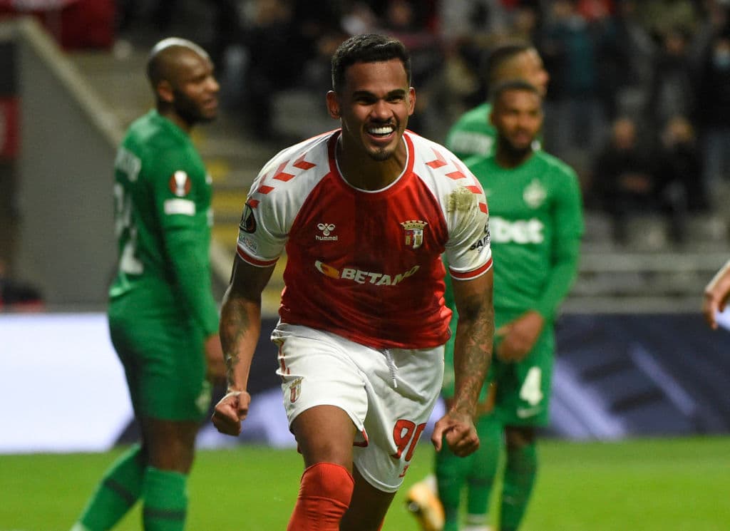 Braga se impone ante Ludogoretz 4-2 durante la J4 en la Europa League y ya es líder del Grupo F. Al Musrati, Medeiros, Galeno y González le dieron la victoria a los locales, mierntras que para la visita, descontaron Sotirou y Plastun.