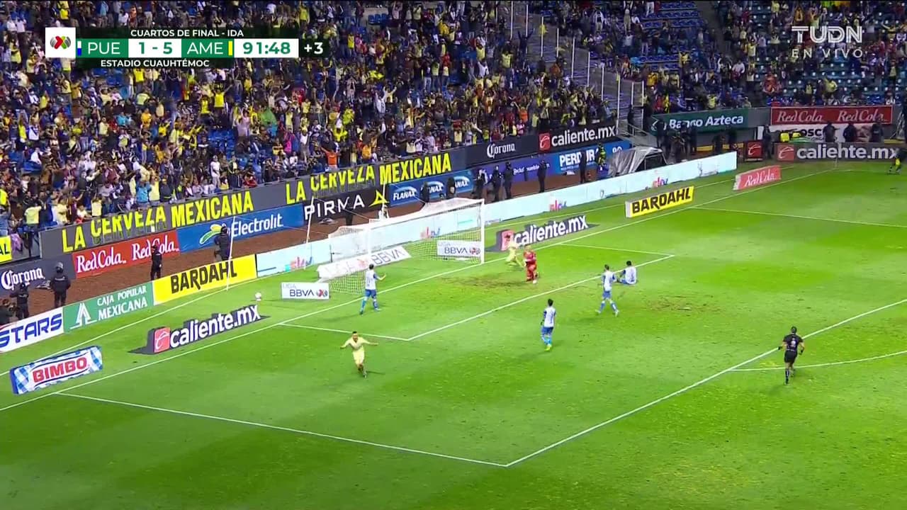 ¡GOL!  anota para América. Federico Viñas