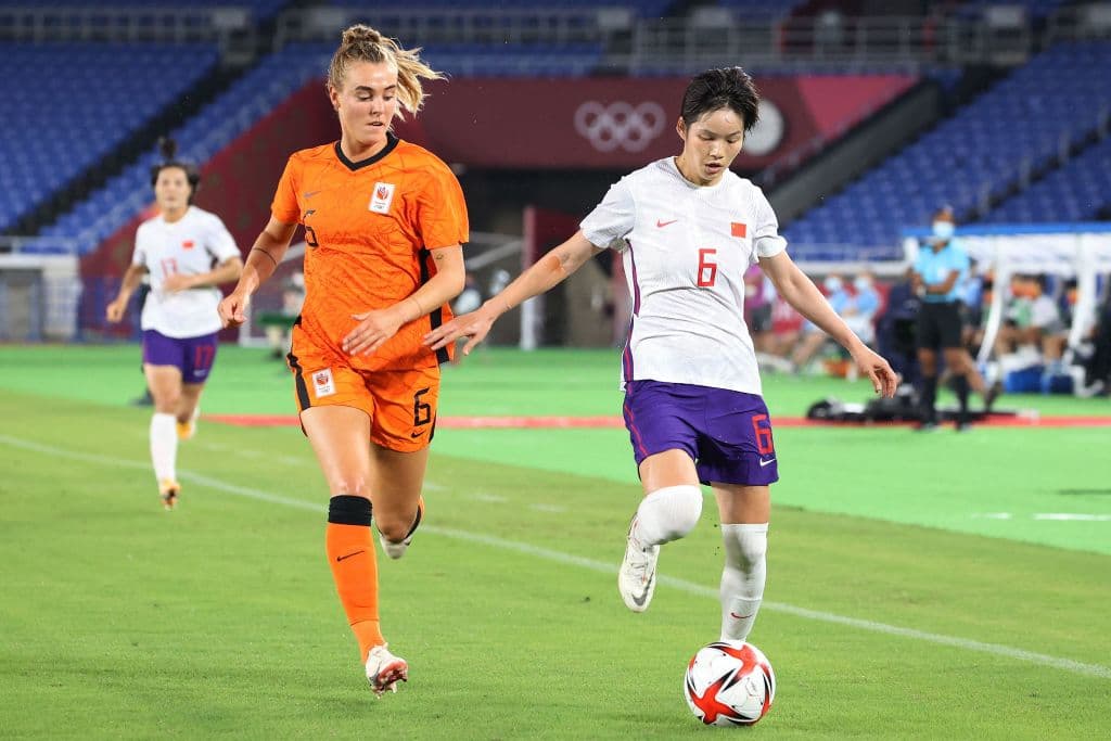 Países Bajos le propinó una goliza a China 8-2 durante la tercera Jornada en los Juegos Olímpicos. Medema, Mertens y Beerensteyl sumaron dobletes para la 'Naranja Mecánica', mientras que Pelova y van de Saden aportaron uno para la victoria y se medirán ante Estados Unidos en Cuartos de Final.