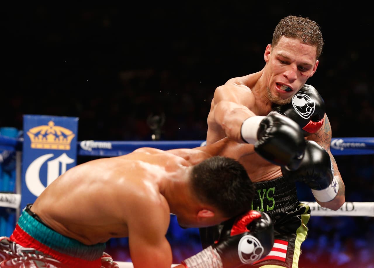 Jonathan Oquendo derrotó a Jhonny González 