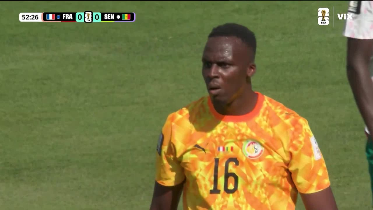 ¡Mendy se hace gigante! Le niega el gol a Olise