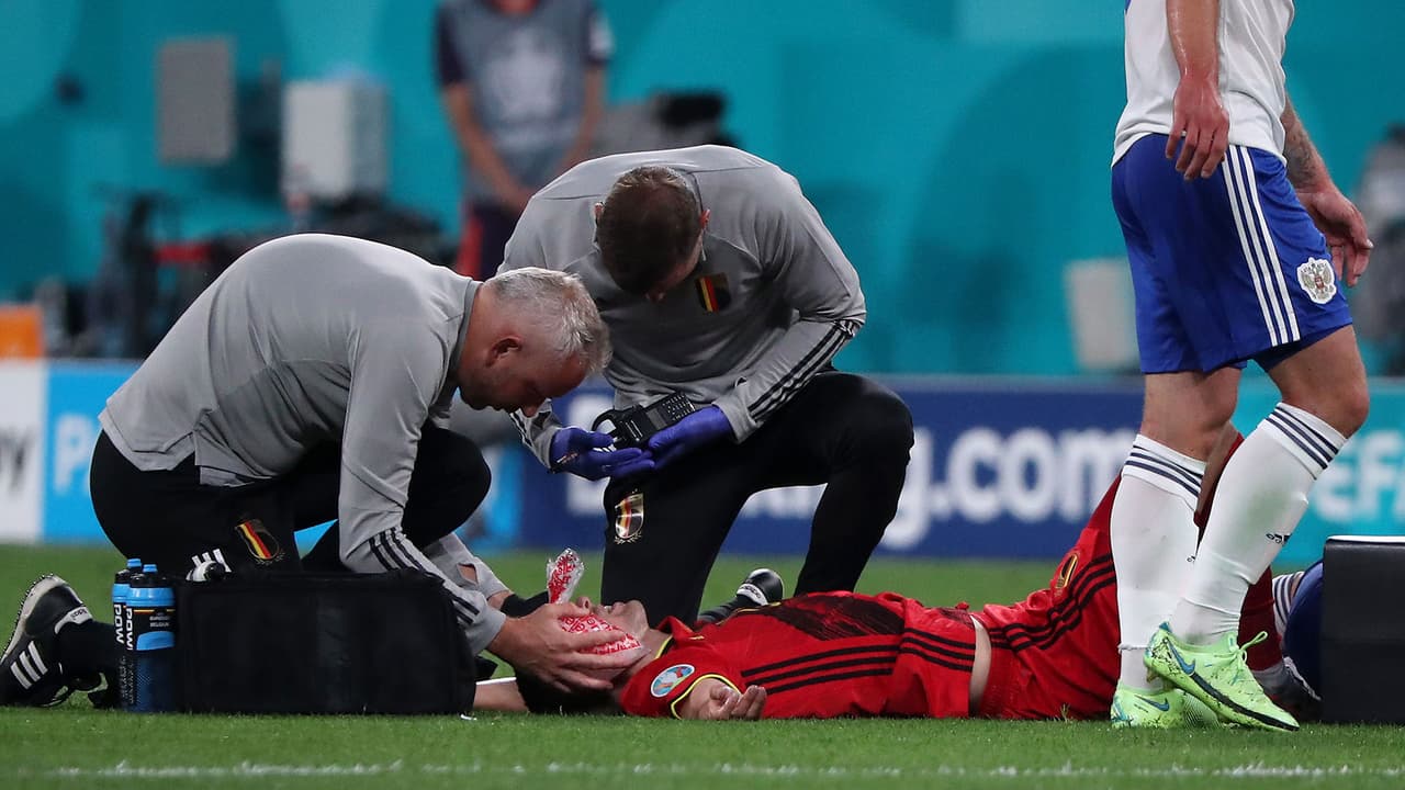 Castagne sufre doble fractura en la cara y dice adiós a la Euro