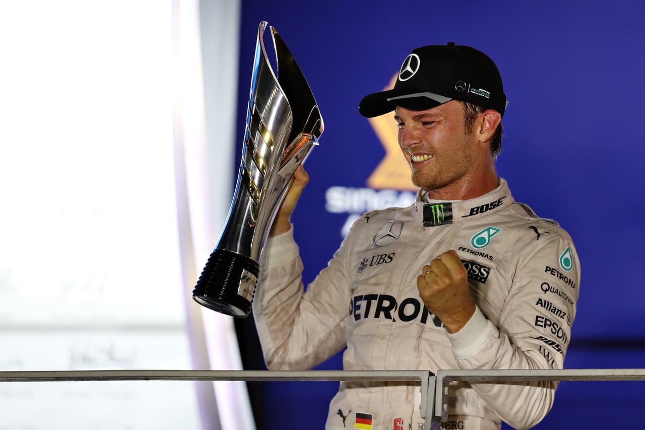 Nico Rosberg gana con suspenso el GP de Singapur